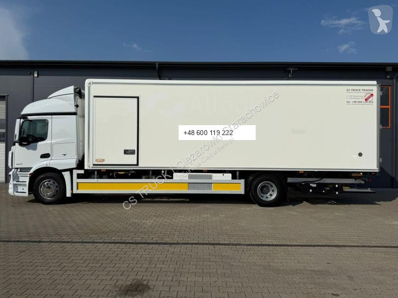 Vrachtwagen Mercedes 1824 chłodnia...