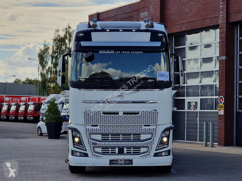 Kamion Volvo 16650 6x2 Globetrotter - 28M3 Bulk...