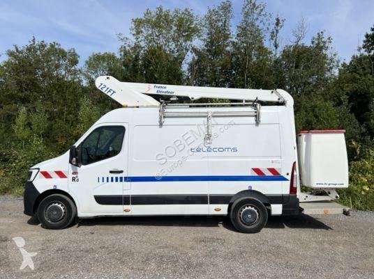 Véhicule utilitaire Renault 121FT