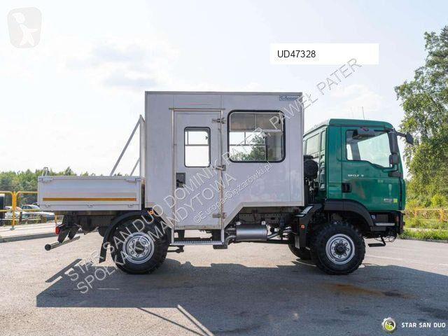 شاحنة MAN TGM 13.240 4x4 BL Double Cab Camper BUS