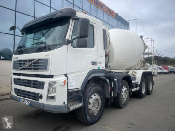 Camión hormigón cuba / mezclador Volvo