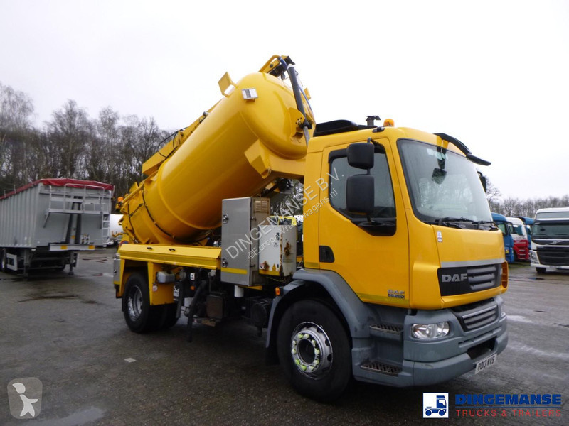 شاحنة DAF 55220 4X2 RHD Whale vacuum tank 8.1 m3