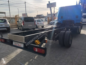 Camión chasis Iveco