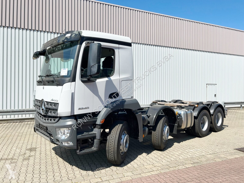 Betonárske zariadenie Mercedes Arocs 3240 8x4...