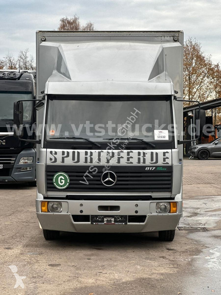 شاحنة Mercedes 4x2 4Pferdetransporter