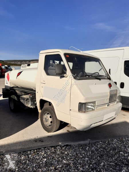 شاحنة Nissan 3.0