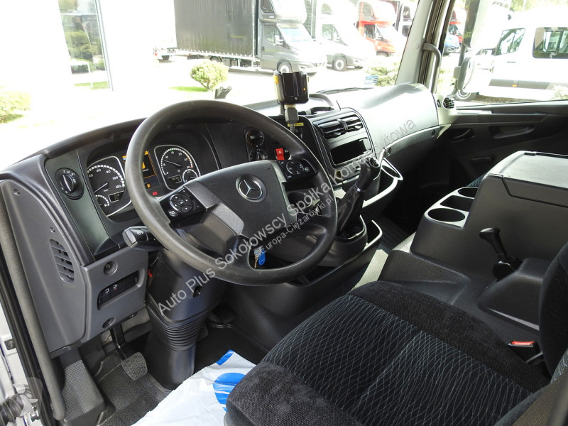 شاحنة Mercedes 1221 ATEGO