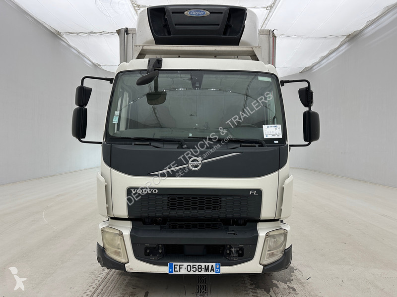شاحنة Volvo 210