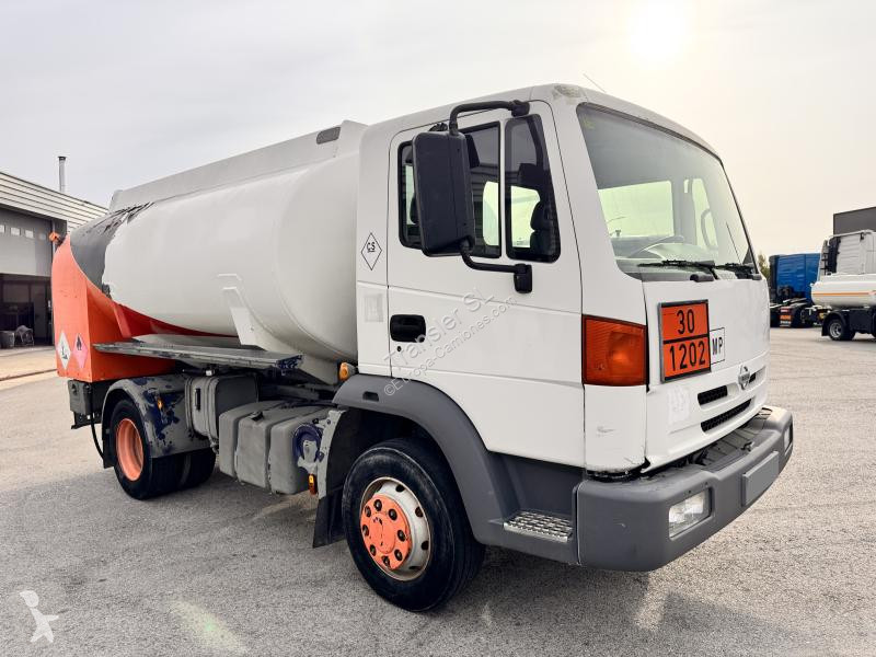 شاحنة Nissan 165