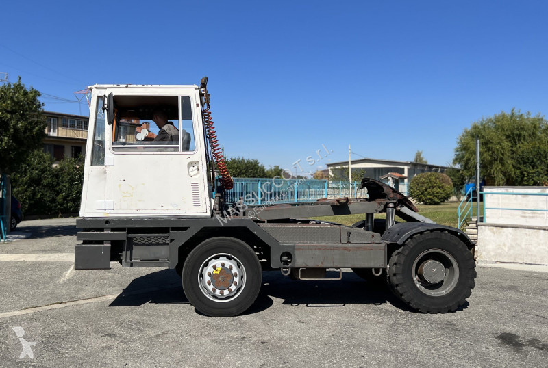 شاحنة Sisu TR150A/2600