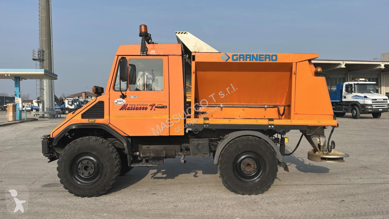 شاحنة Mercedes UNIMOG U90 4X4