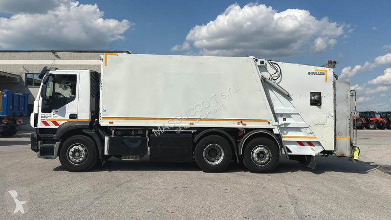 شاحنة Iveco 330 6X2