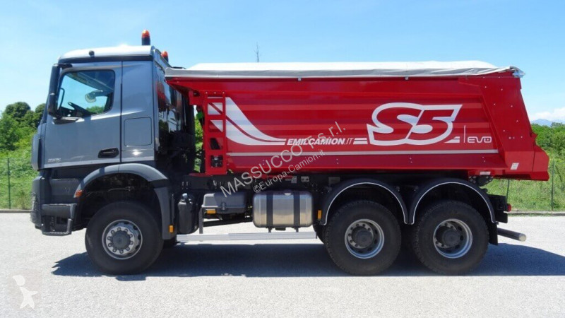 شاحنة Mercedes 3351 6x6