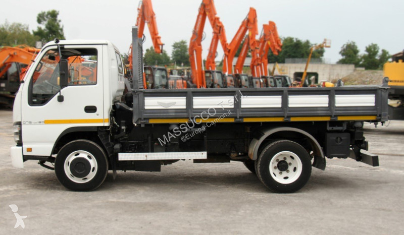 Грузовик Isuzu NQR175.75