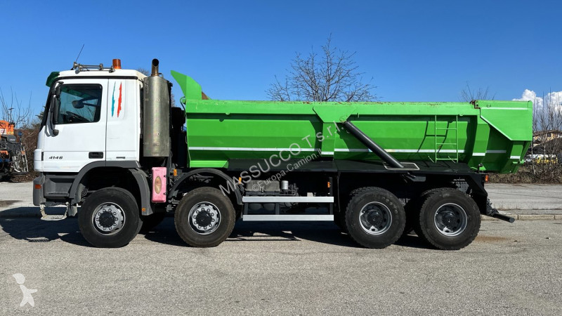 شاحنة Mercedes benz  4146 AKN 8X8