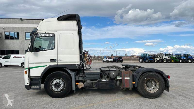 شاحنة Volvo FM 9 4x2