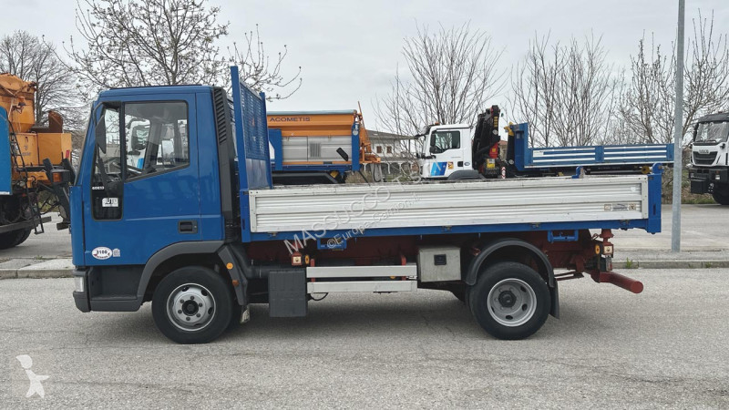 شاحنة Iveco Tector