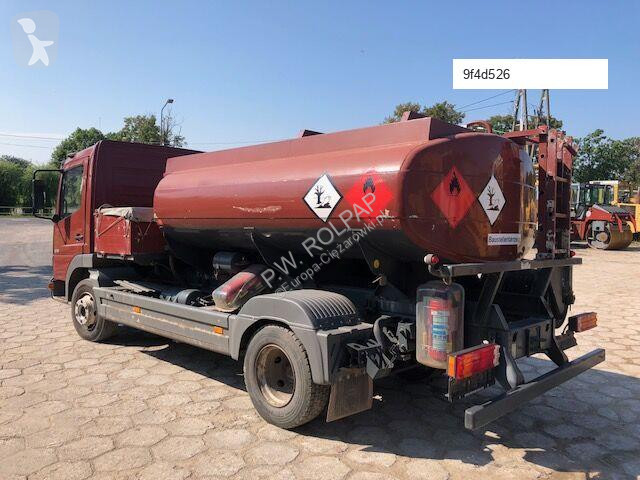 شاحنة Mercedes 818