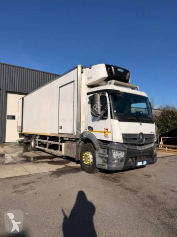 Camion frigo multi température Mercedes