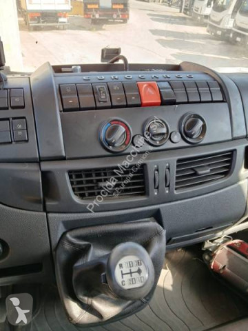 شاحنة قلابة ذات تفريغ خلفي وجانبي Iveco