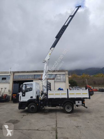 شاحنة قلابة ذات تفريغ خلفي وجانبي Iveco