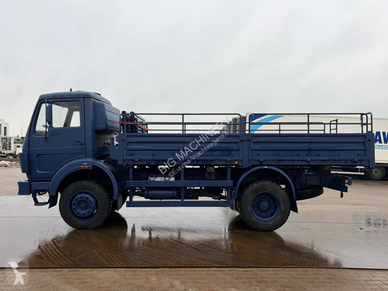 شاحنة Mercedes 4X4 blue