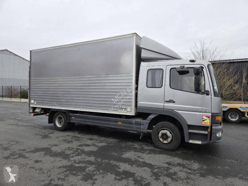 شاحنة Mercedes 923