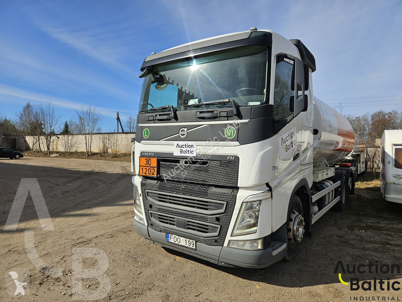 Kamión Volvo 420