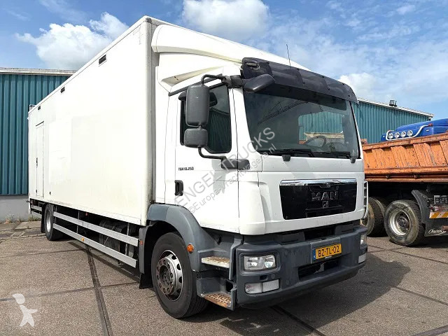 شاحنة MAN 18.250 BL WITH PLYWOOD CLOSED BOX AND...