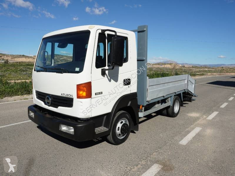 Teherautó Nissan 56.15
