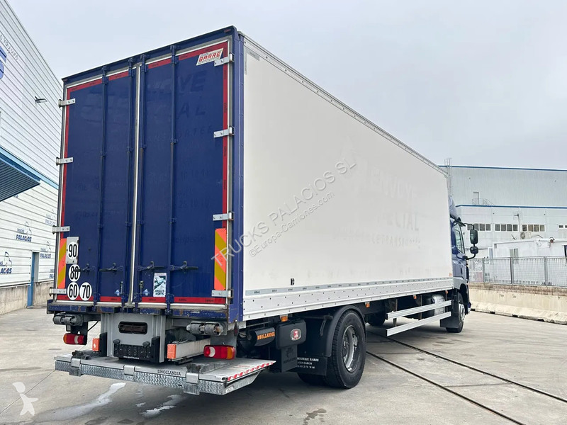 شاحنة DAF 320 caja cerrada