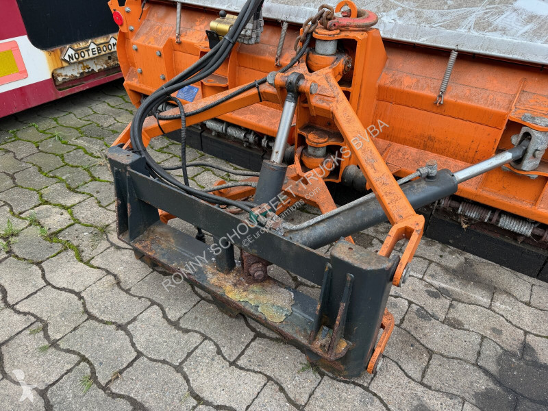 تجهيزات الآليات الثقيلة  E-PV 24N Schneeschild...