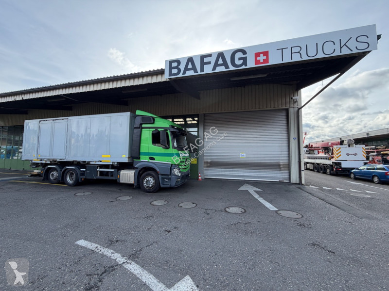 شاحنة Mercedes actros 2543 6x2