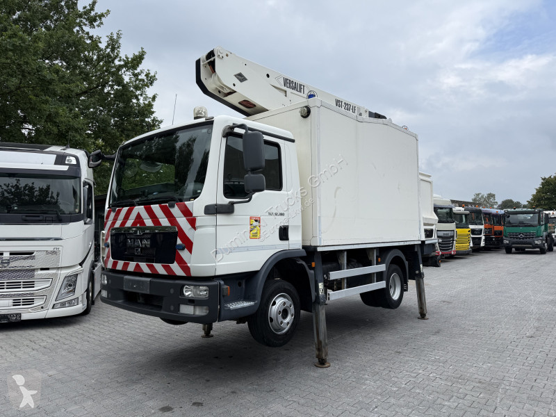 Camion MAN TGL 12.180 Koffer mit Ruthmann...