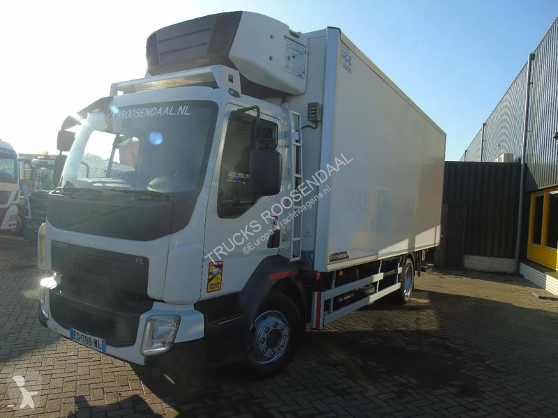 شاحنة Volvo 14.210 + ATP/FRC + CARRIER + LIFT +...