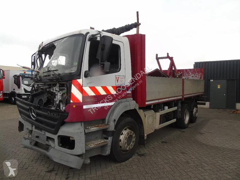 شاحنة Mercedes 2633 + 6x2 + euro 5 + manual