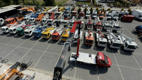 Камион Mercedes Sprinter Zwyżka Podnośnik Koszowy VERSALIFT VTX-240 UDT