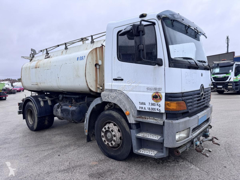 Mercedes 1823 truck