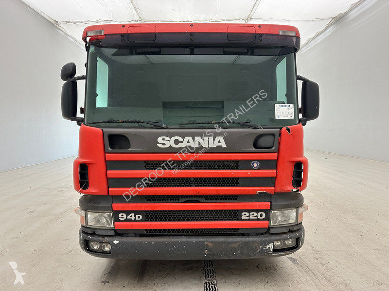 Nosič strojů Scania 94D.220