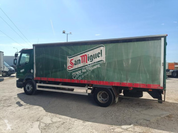 Camión furgón transporte de bebidas Volvo