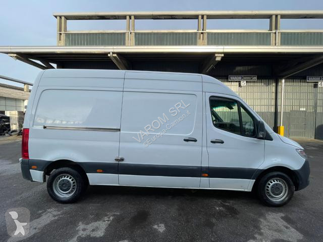 Грузовик Mercedes SPRINTER