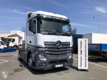Cabeza tractora Mercedes