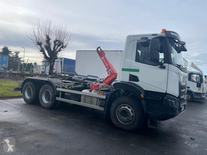 شاحنة Iveco AD 300X46 Z/P HR OFF BEN AMO