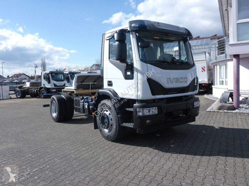 شاحنة Iveco 180E32K Radstand.3.690mm MY 26