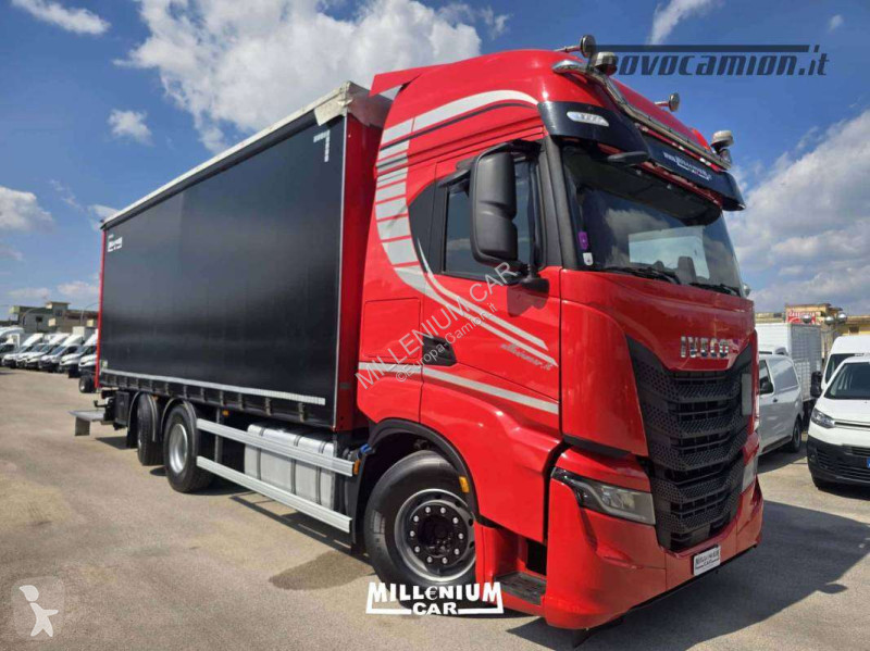 Vrachtwagen Iveco SWAY 510 CENTINATO 7,40 AUT...