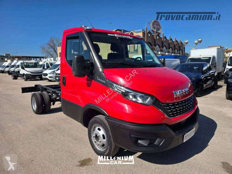 Veicolo commerciale Iveco 35-21