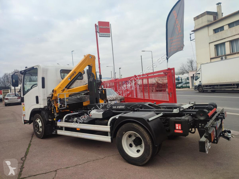 شاحنة Isuzu