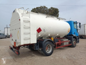 Camión cisterna hidrocarburos Iveco