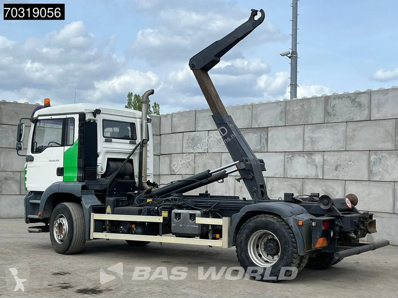 شاحنة MAN 18.310 4X2 14 tons hooklift...