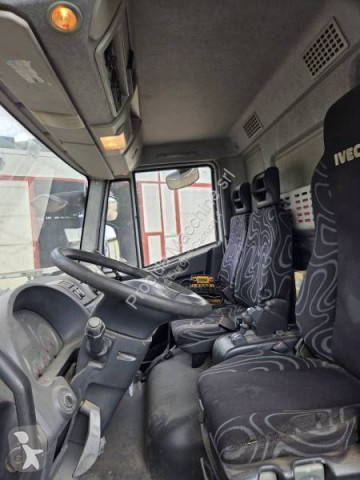 شاحنة قلابة ذات تفريغ خلفي وجانبي Iveco